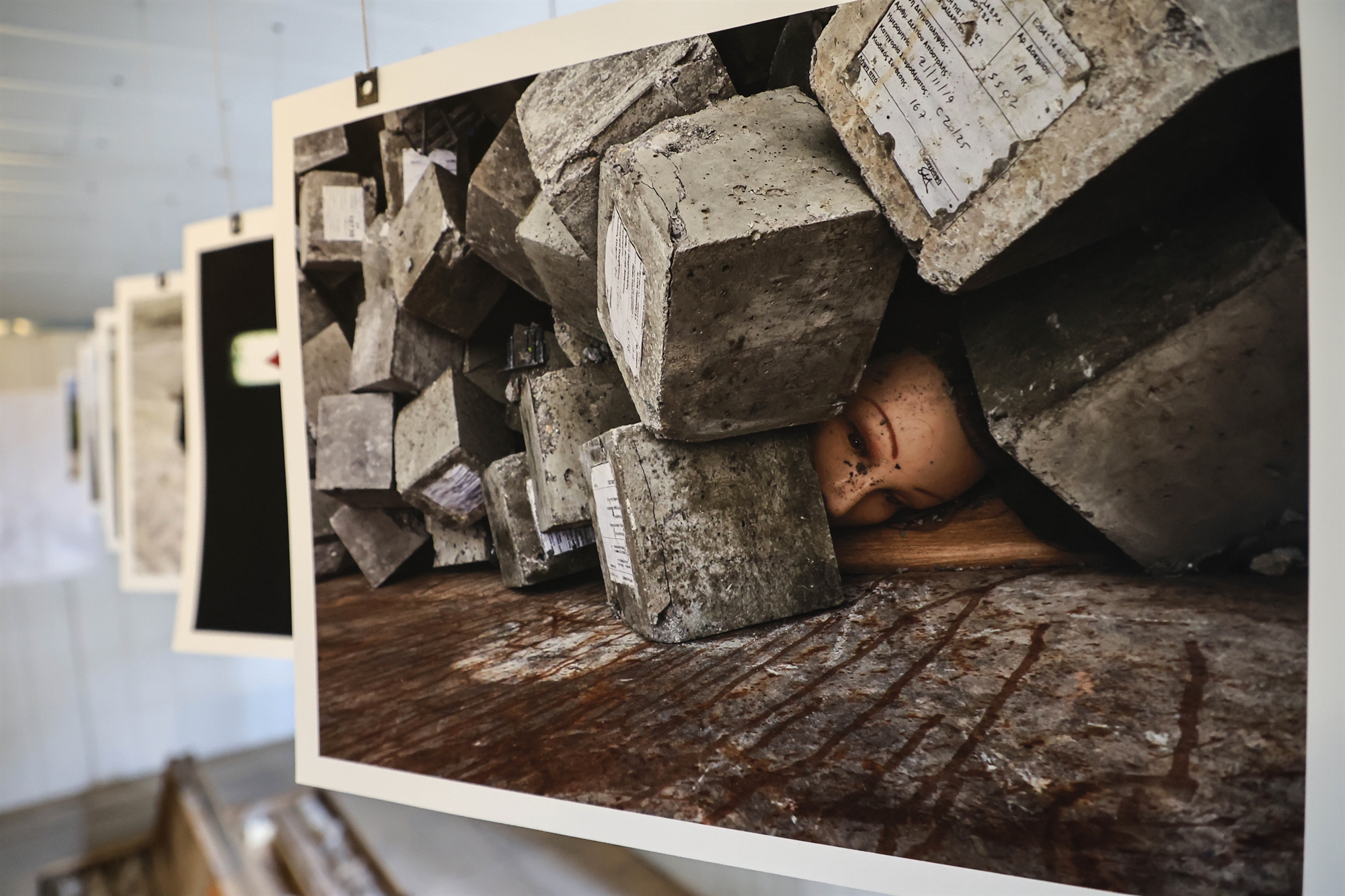 Σύγχρονη τέχνη στον Ελαιώνα: Μάλερ, και ταύροι σε σπασμένη άσφαλτο-2