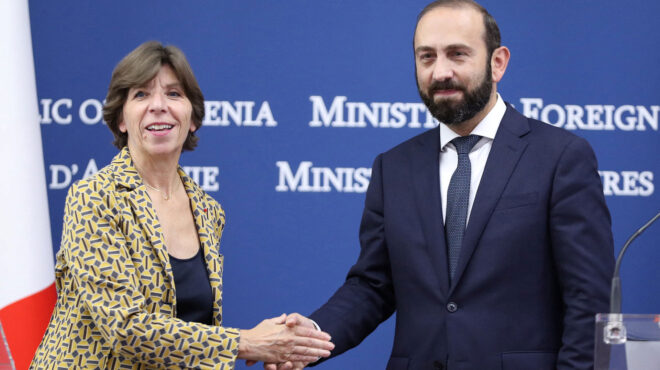 το-παρίσι-συμφώνησε-για-την-παράδοση-σ-562651249