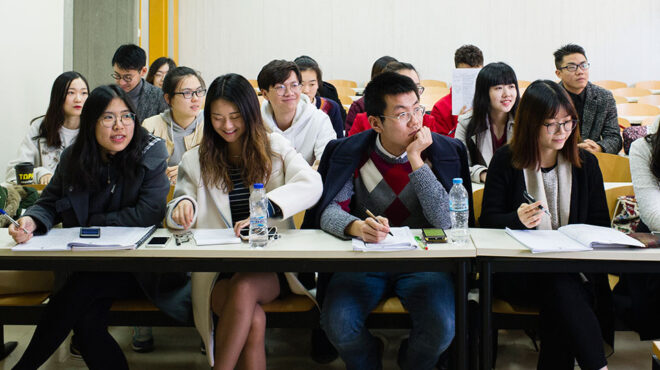 η-βίζα-διώχνει-φοιτητές-από-την-ελλά-562695199