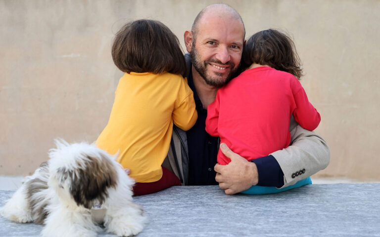 Ομόφυλα ζευγάρια: Παιδιά αόρατων γονιών, χωρίς δικαιώματα