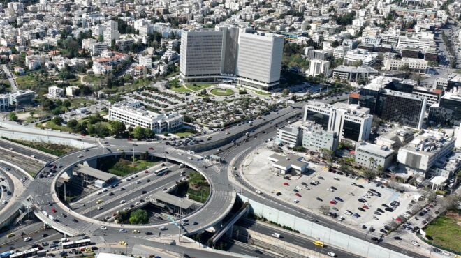 κτίριο-γραφείων-στο-τελευταίο-κενό-οι-562669072