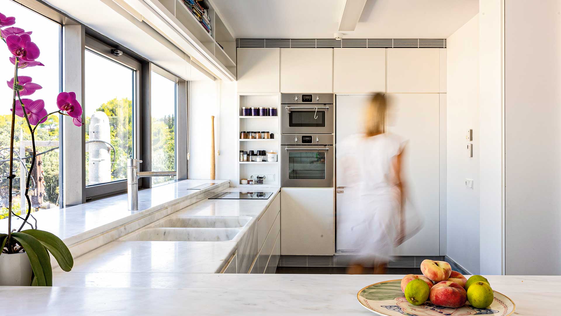 My space: Σύγχρονη αισθητική σε ένα φωτεινό σπίτι στου Φιλοπάππου-7