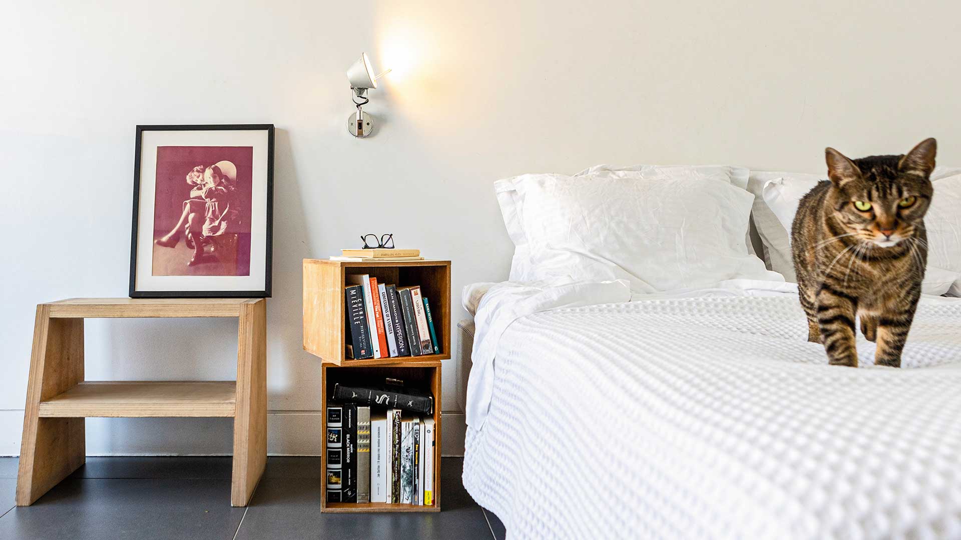 My space: Σύγχρονη αισθητική σε ένα φωτεινό σπίτι στου Φιλοπάππου-6