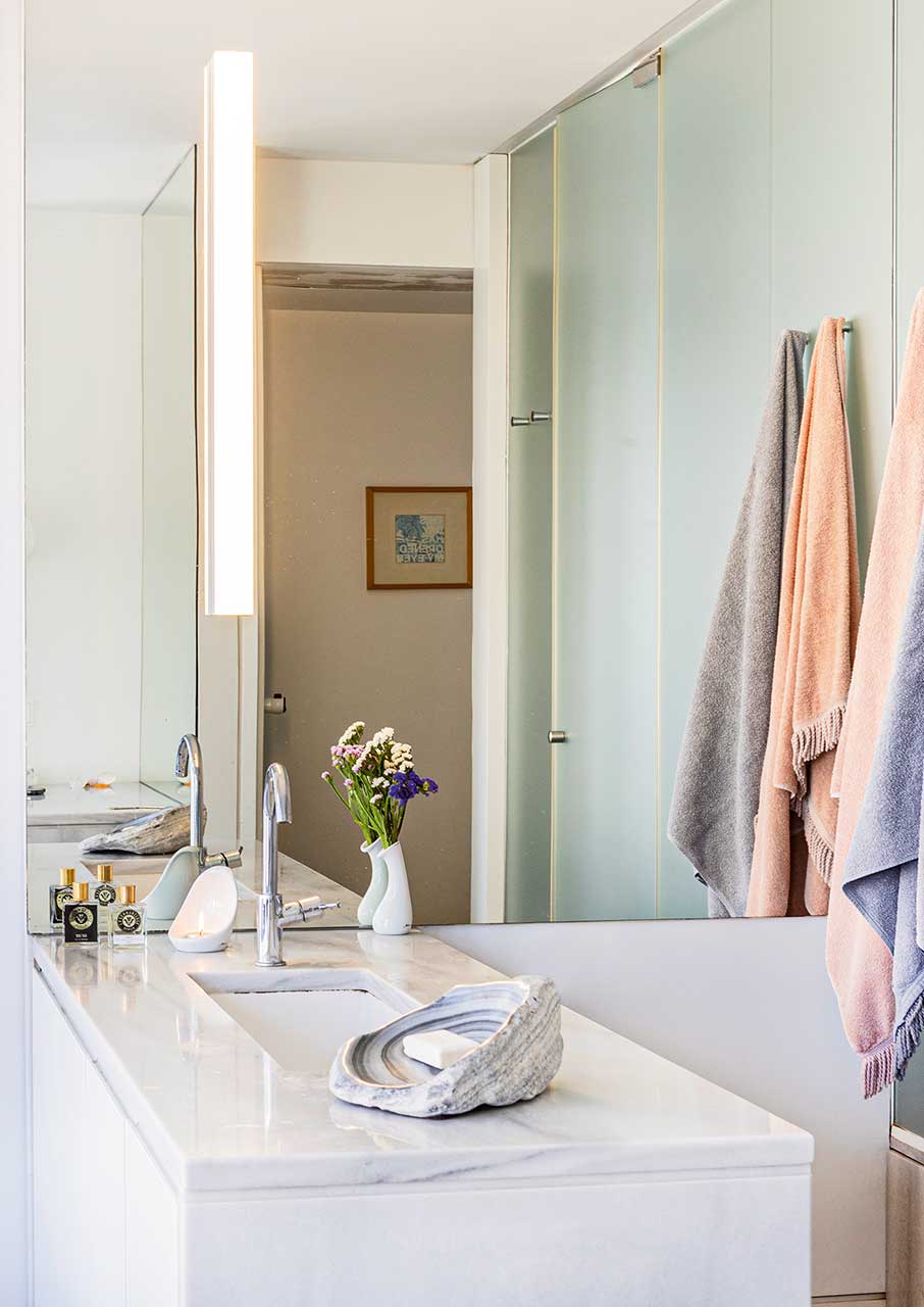 My space: Σύγχρονη αισθητική σε ένα φωτεινό σπίτι στου Φιλοπάππου-3