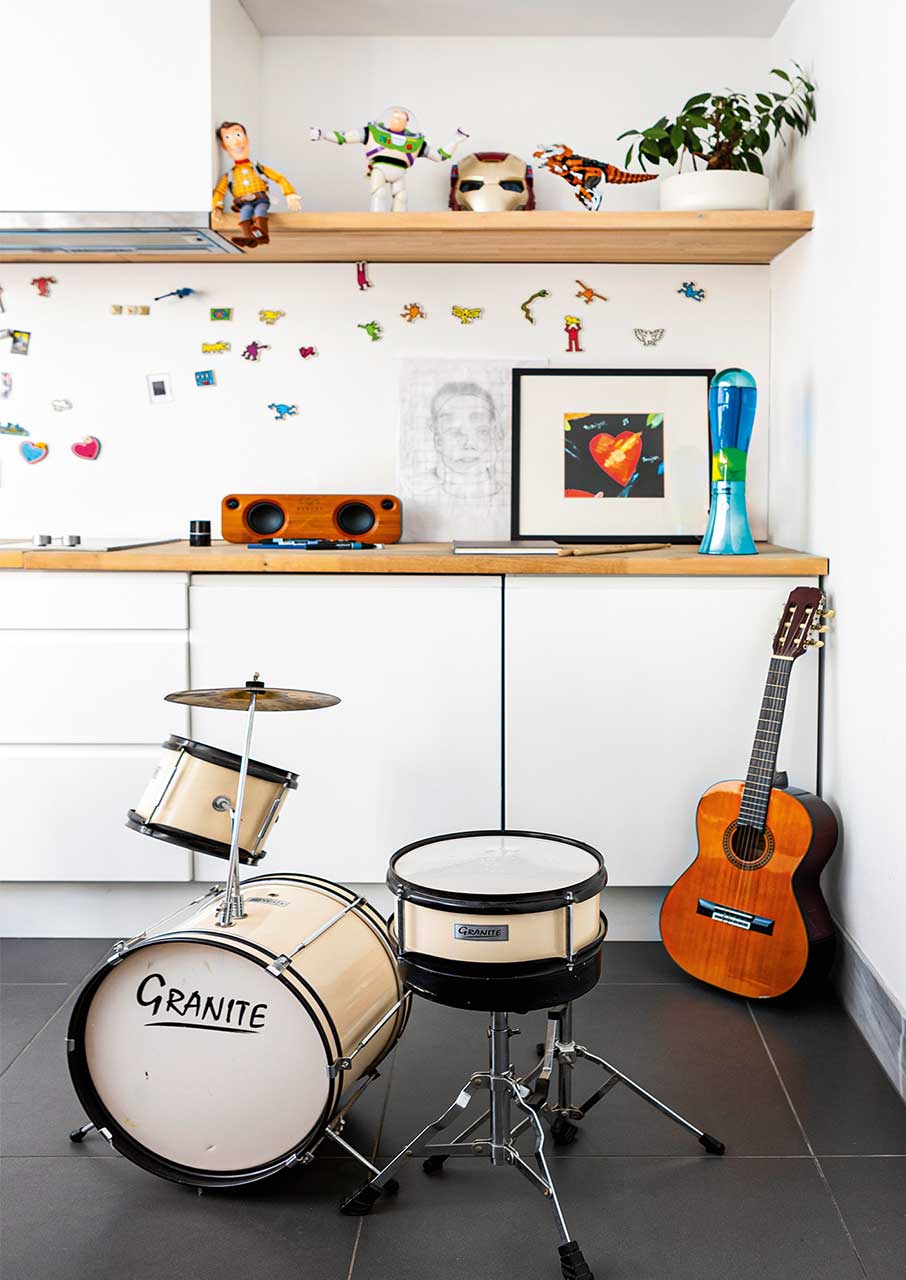 My space: Σύγχρονη αισθητική σε ένα φωτεινό σπίτι στου Φιλοπάππου-4