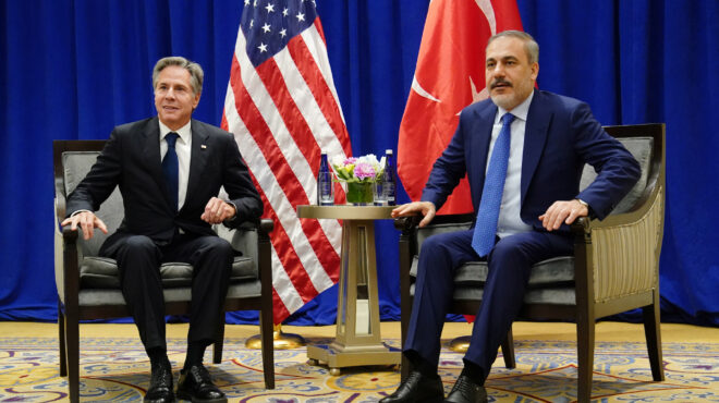 εντονη-η-επικοινωνία-φιντάν-μπλίν-562657360