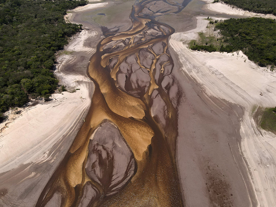 Σε άλλα νέα…-1