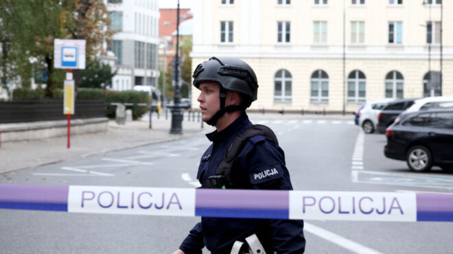 πολωνία-παραδόθηκε-ο-άνδρας-που-απειλ-562672930