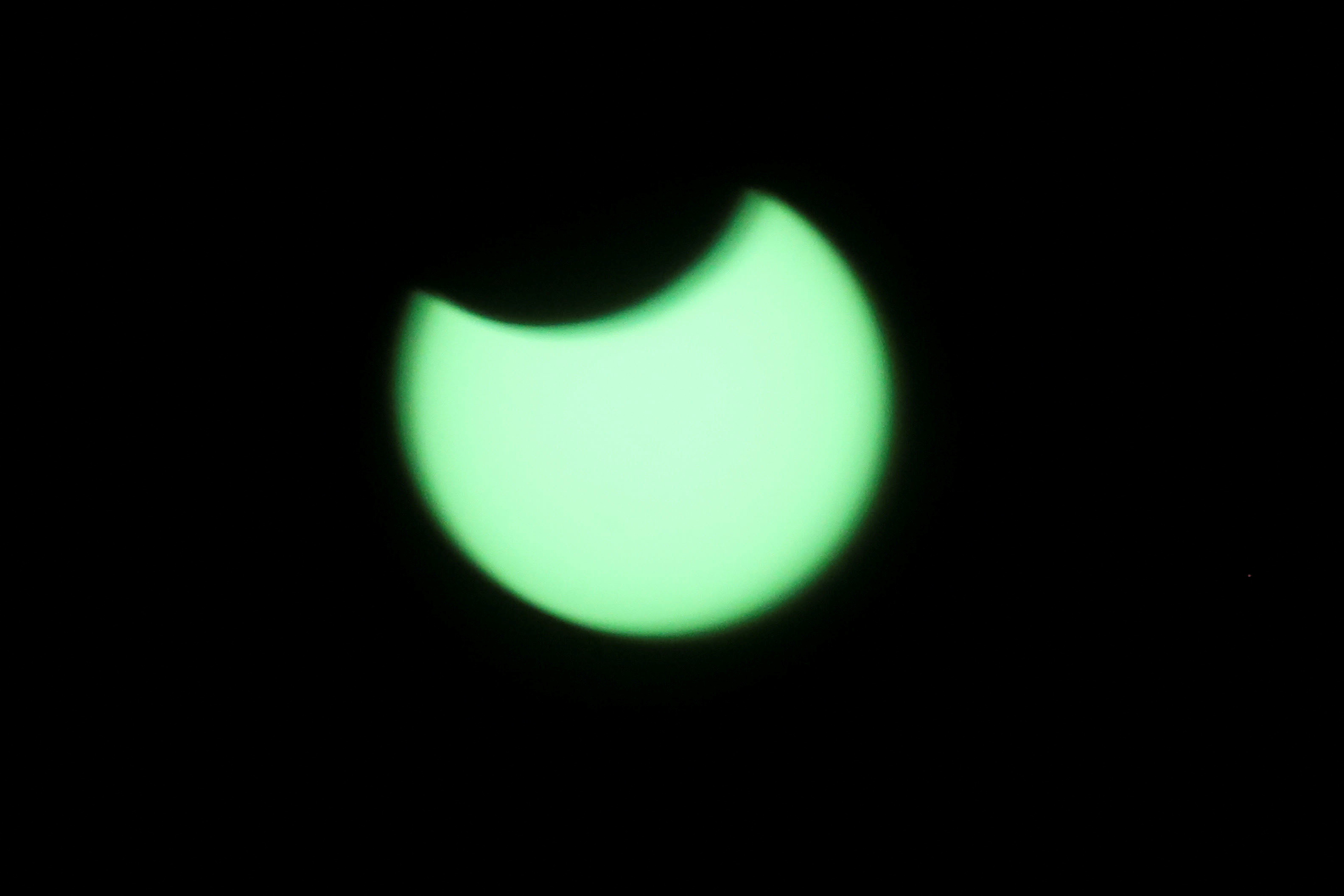 «Δαχτυλίδι της Φωτιάς»: Καθηλωτική η σπάνια δακτυλιοειδής έκλειψη Ηλίου-3