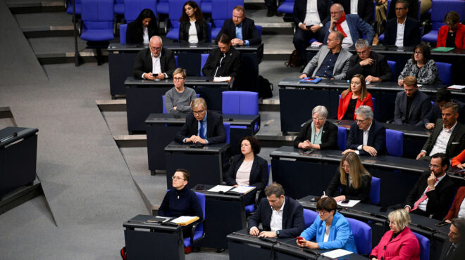 γερμανία-δέκα-βουλευτές-φεύγουν-από-τ-562688101