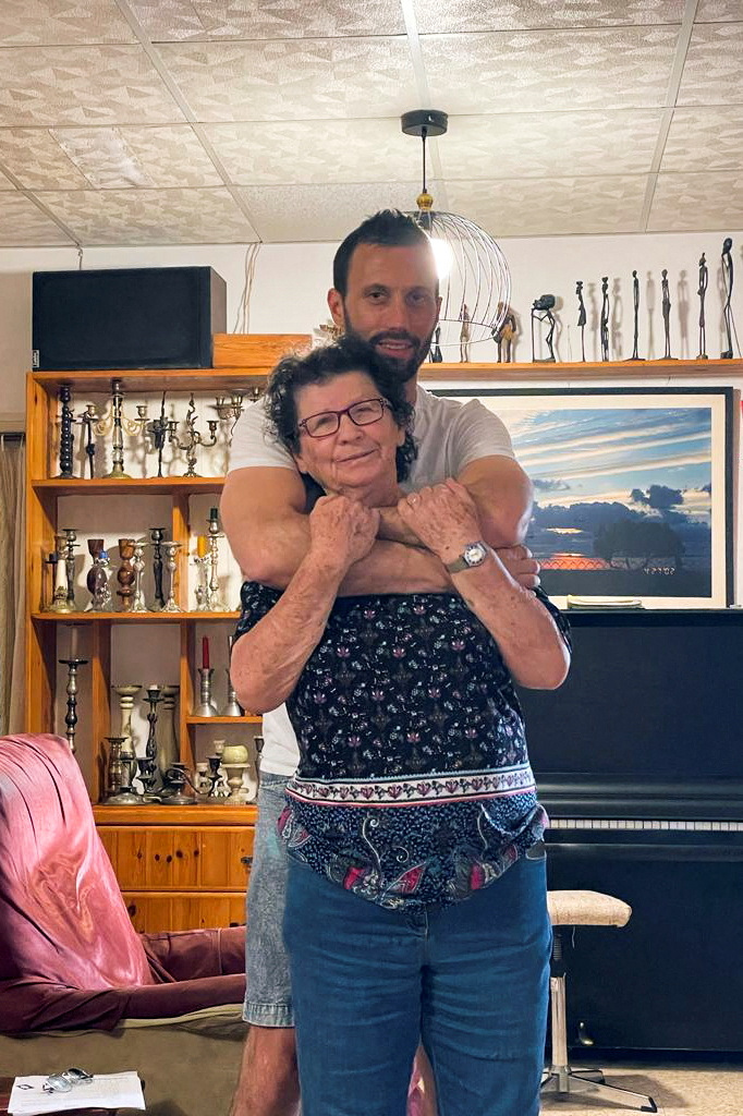 «Ακτιβίστρια, βοηθούσε άρρωστους Παλαιστινίους», η 85χρονη που απελευθερώθηκε από τη Χαμάς-3