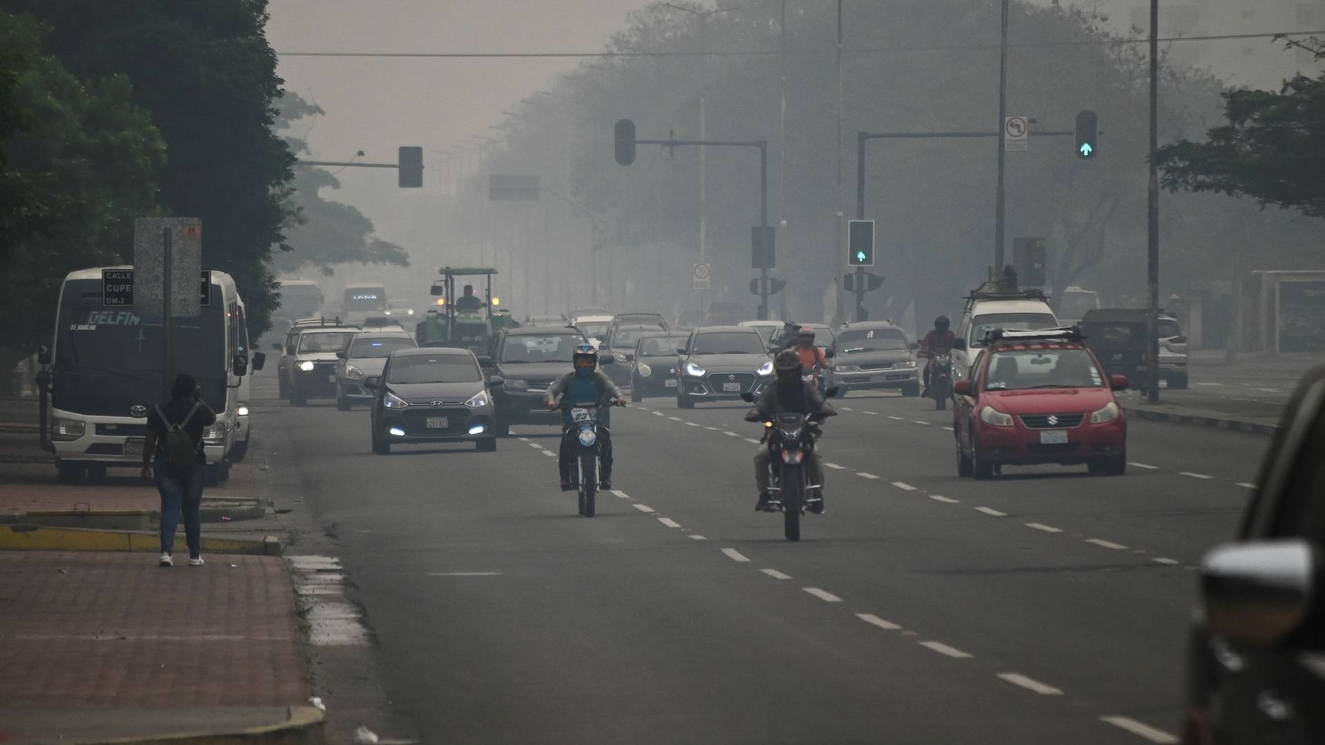 Βολιβία: Κλειστά χιλιάδες σχολεία λόγω των καπνών από τις δασικές πυρκαγιές (εικόνες)-1