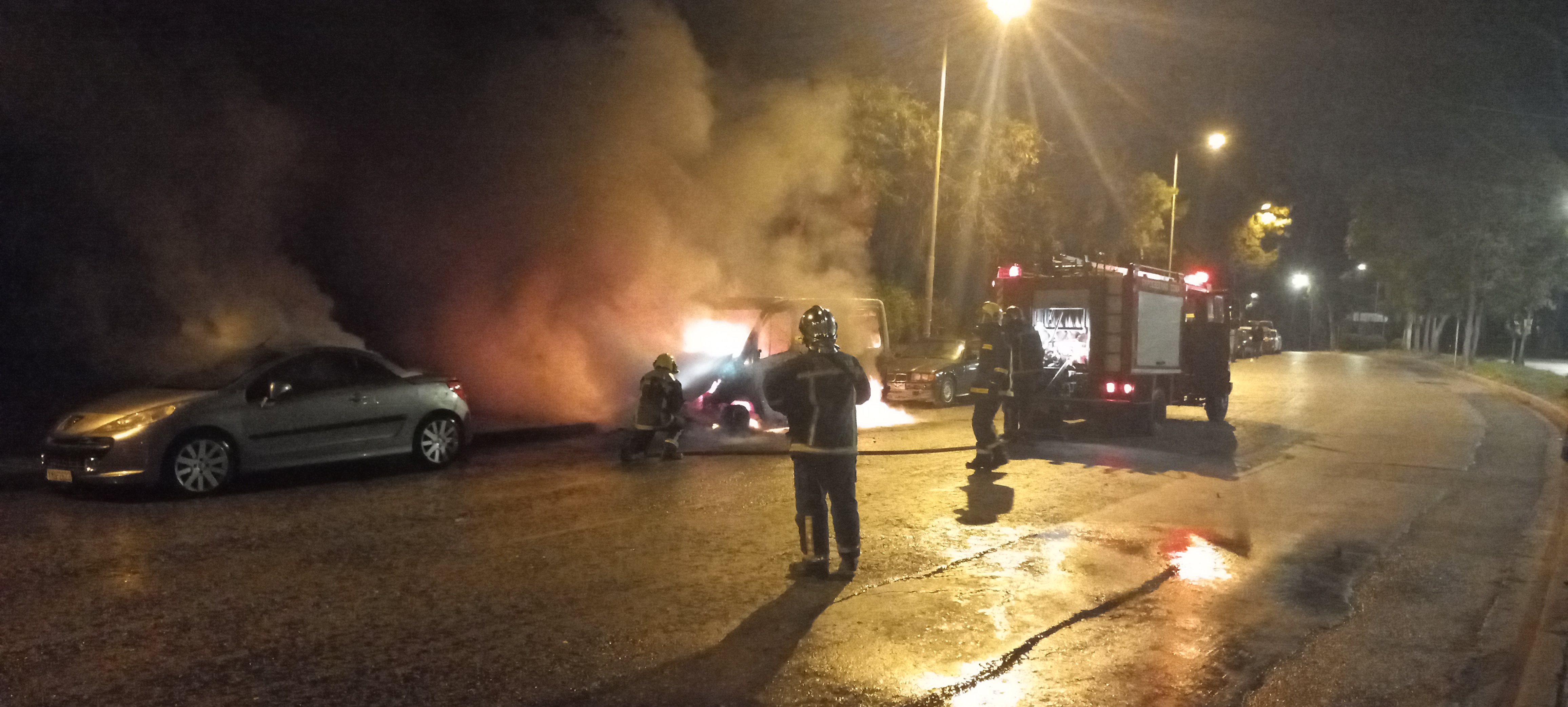 Νύχτα επεισοδίων στην Πανεπιστημιούπολη του Ζωγράφου – Στις φλόγες αυτοκίνητα-2