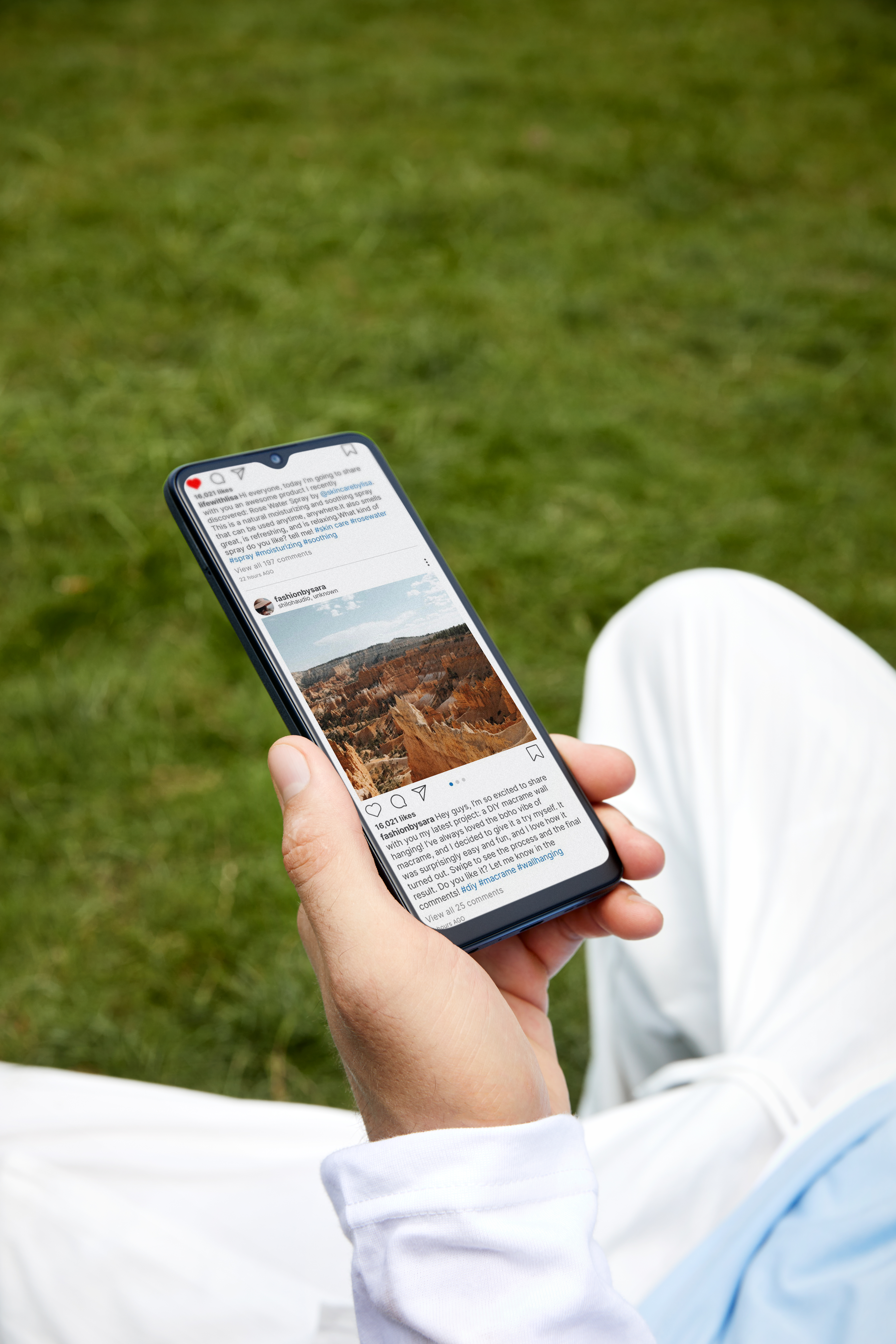 Η TCL φέρνει τα πρώτα smartphones που έχουν οθόνη σαν χαρτί-4