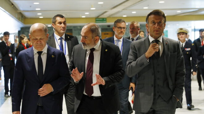 μακρόν-σολτς-και-μισέλ-ακλόνητη-η-υποσ-562655320