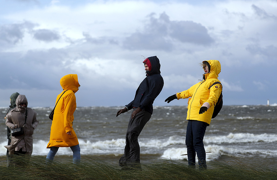 Σε άλλα νέα…-2