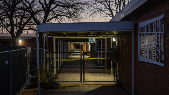 λαμπρό-φως-σε-σκοτεινούς-καιρούς-562698586