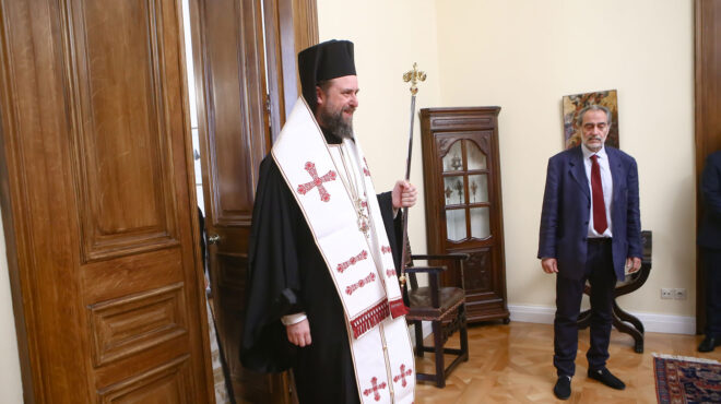 θεσσαλονίκη-στις-25-νοεμβρίου-ενθρονίζ-562679614