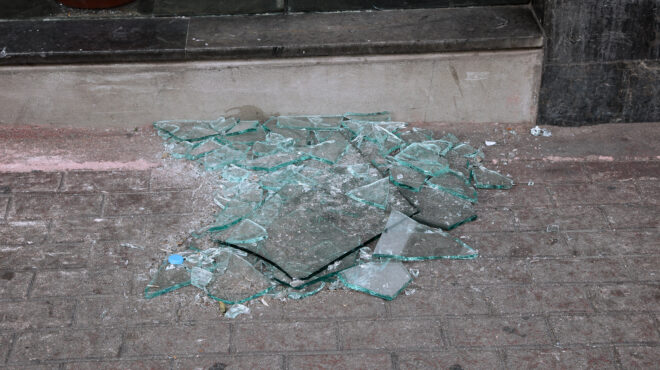 στο-αυτόφωρο-μέλη-του-ρουβίκωνα-για-σο-562699804