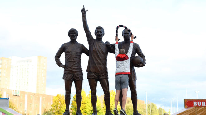 μπόμπι-τσάρλτον-οσο-παίζεται-ποδόσφ-562689352