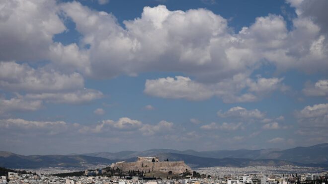 καιρός-μικρή-πτώση-της-θερμοκρασίας-562676389