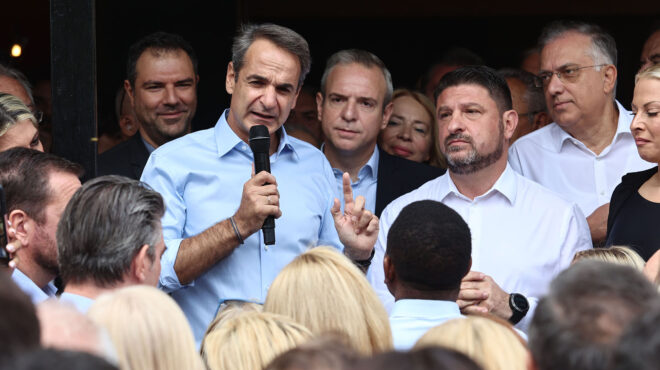 μητσοτάκης-με-χαρδαλιά-από-βύρωνα-θα-562648027