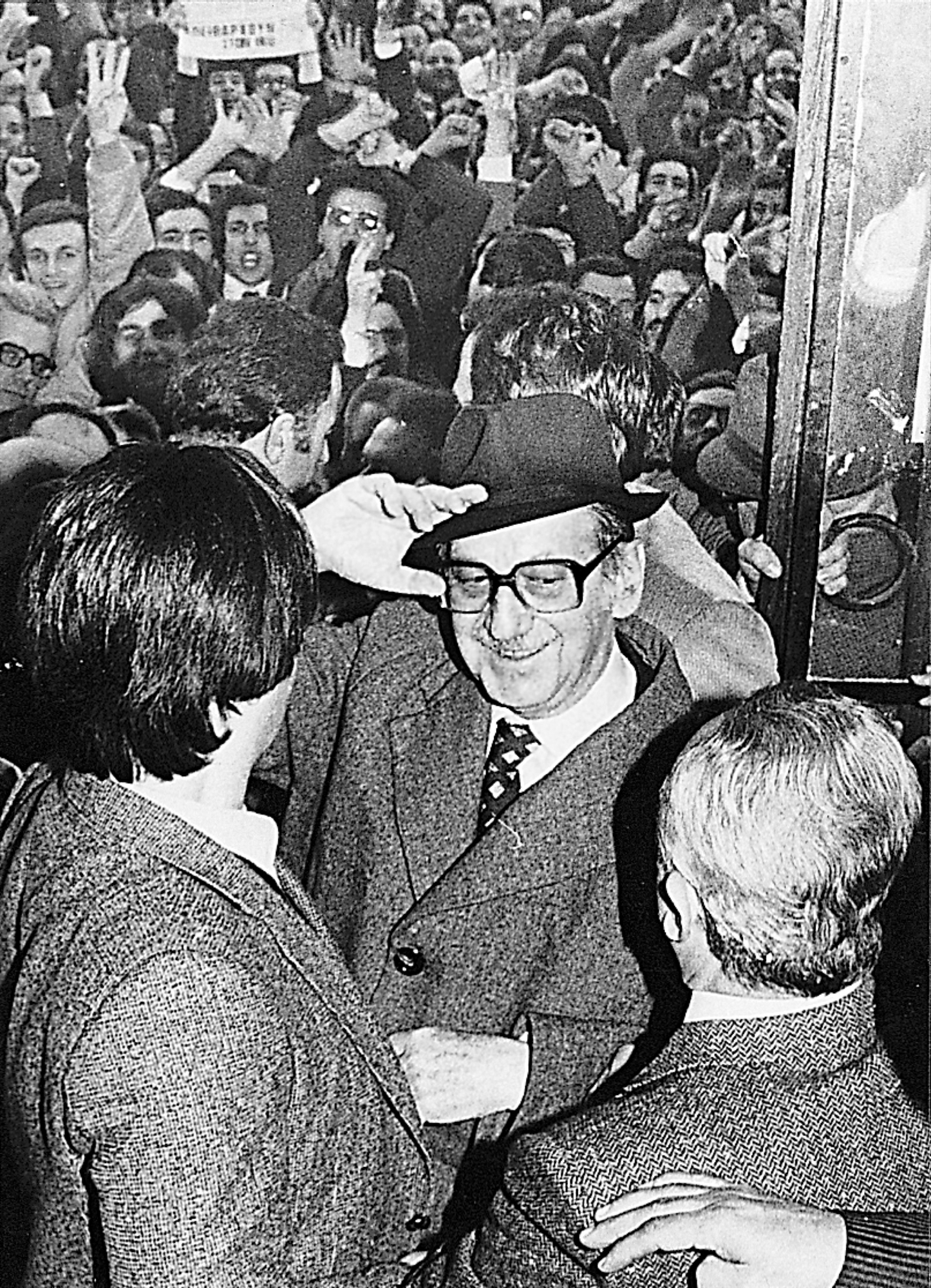 Ο Ευάγγελος Αβέρωφ πρόεδρος της Ν.Δ.-1