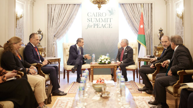 συνάντηση-μητσοτάκη-με-τον-βασιλιά-τη-562686571