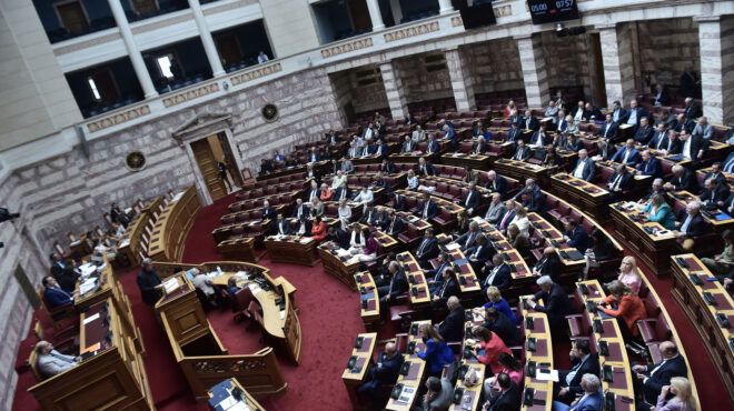 σύγκρουση-μαρινάκη-αυγέρη-για-τα-τ-562693498