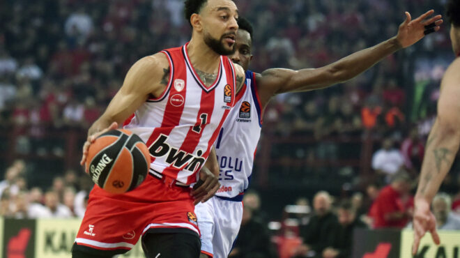 κόκκινο-πάρτι-στο-σεφ-562695742