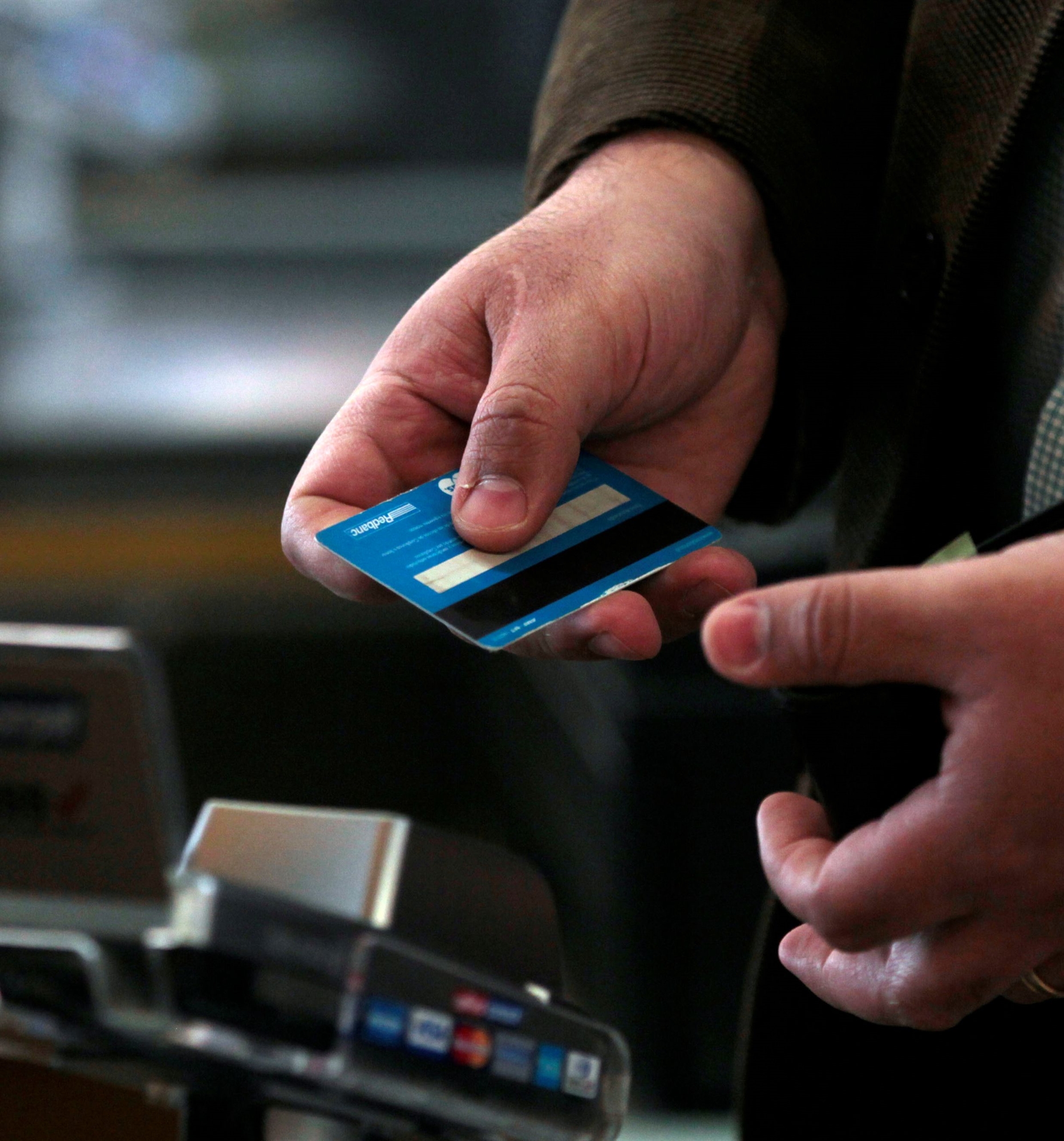 Τι φέρνει ο προϋπολογισμός για μισθωτούς και συνταξιούχους-1