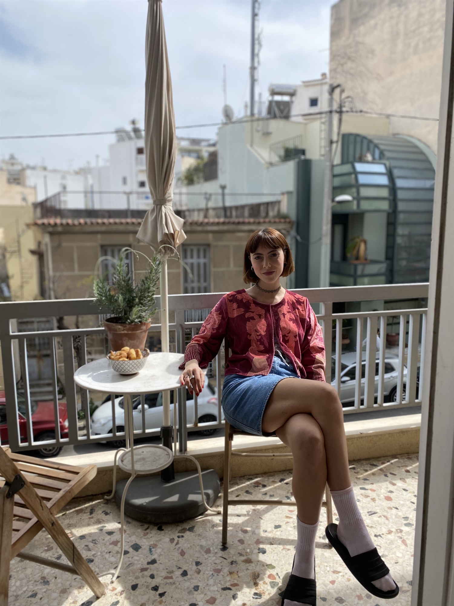 Γυναικείες εξομολογήσεις στα μπαλκόνια της πόλης-1