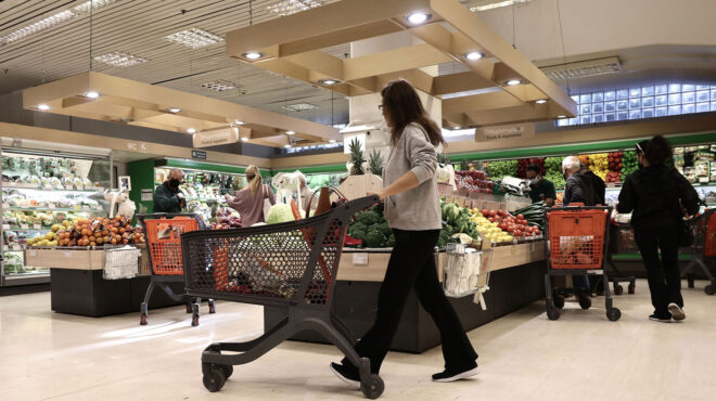 σούπερ-μάρκετ-μόλις-213-κωδικοί-στο-μέτρ-562691497