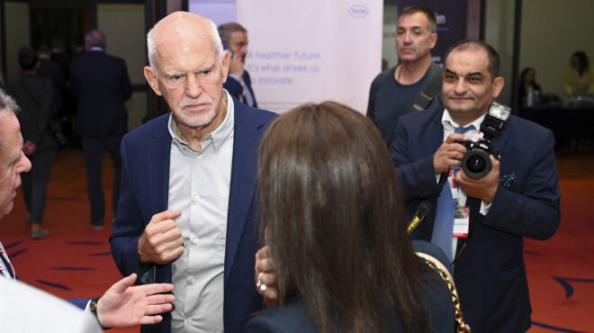 εντός-και-εκτός-το-αριστερό-αζινκούρ-562693768