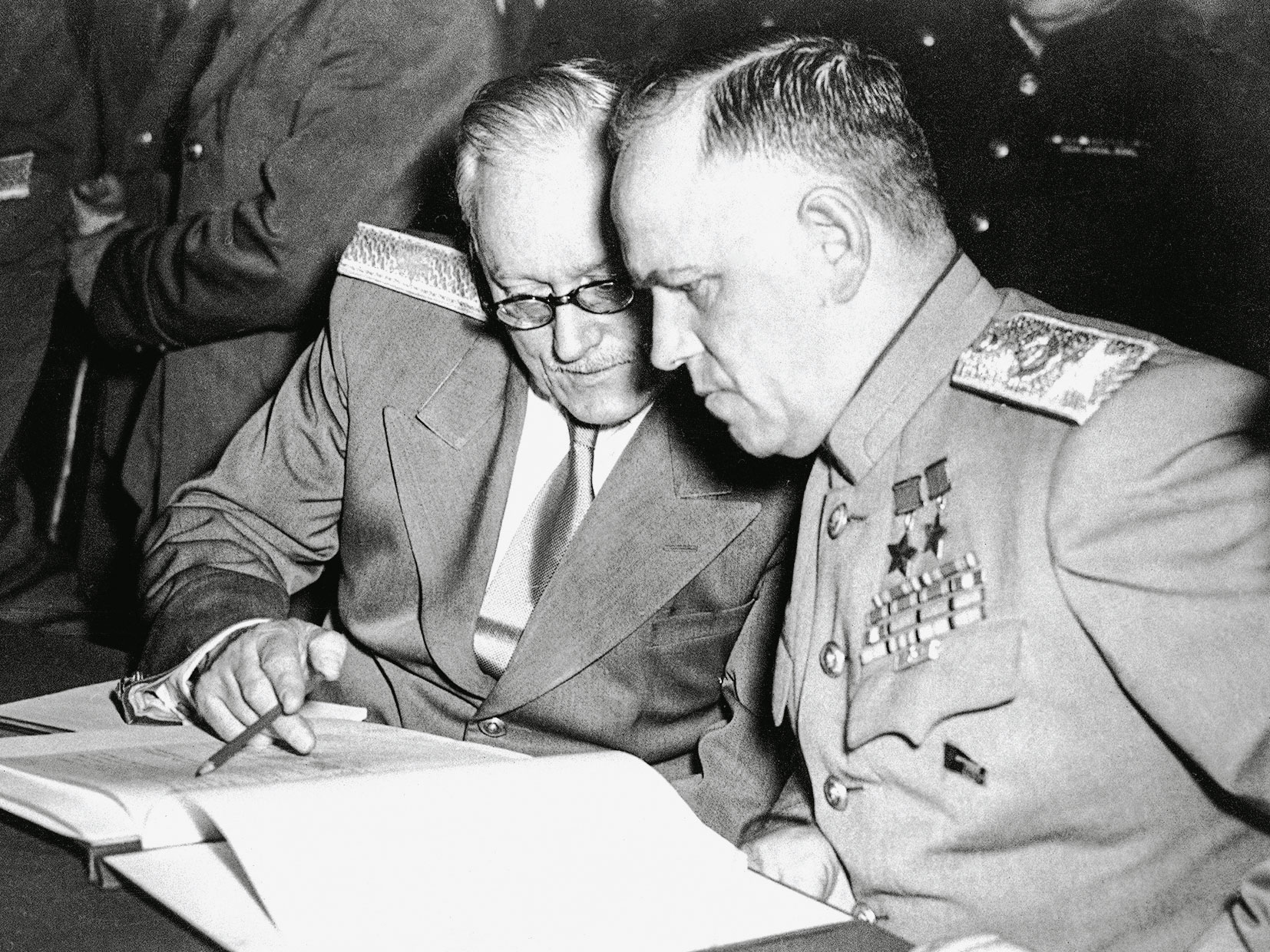 Πώς δεν έγινεν Τρίτος Πόλεμος – Λούσιους Κλέι-10