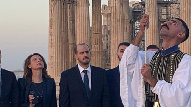 εντός-και-εκτός-αμερικανικά-ελικόπτε-562691626