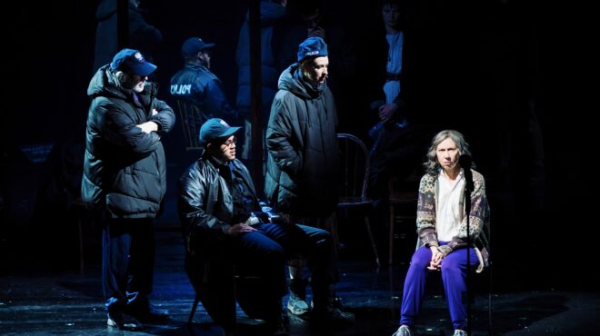 αθέατη-ηρωίδα-βουβή-λόγω-φύλου-562661071