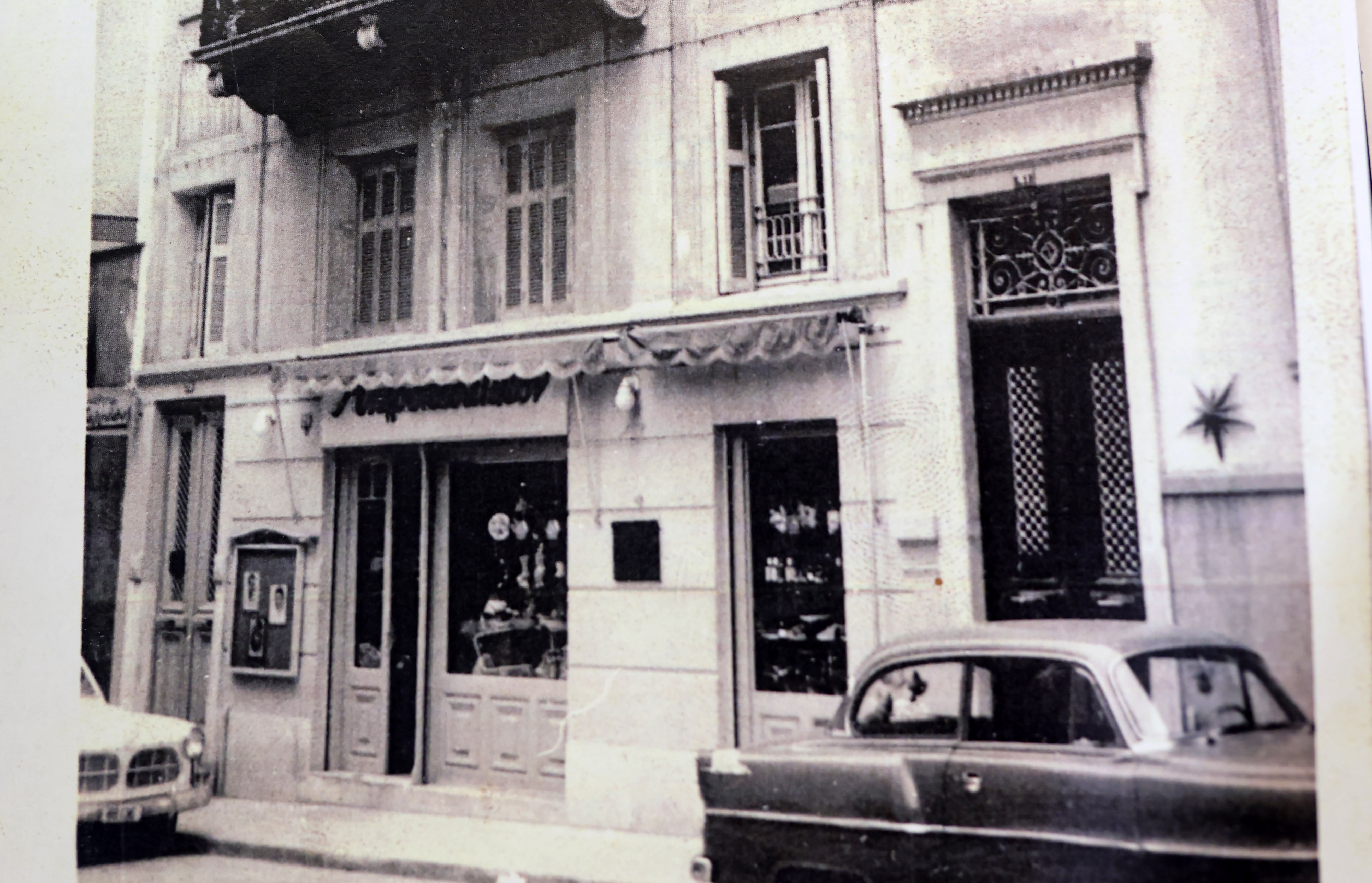 Εμπορικές «πυξίδες» στη Βαβέλ της Αθήνας: Οι ιστορίες τους, η πόλη μας-9