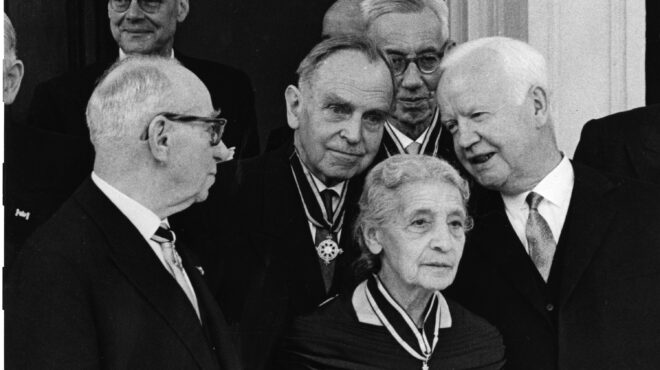 γιατί-η-μητέρα-της-ατομικής-βόμβας-δ-562651087