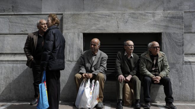 το-ασημένιο-τσουνάμι-απειλεί-την-οι-562653166