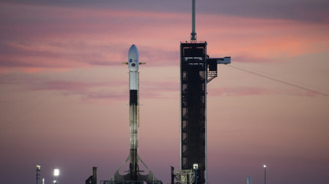 η-spacex-υπέγραψε-συμφωνία-για-να-θέσει-σε-τρ-562688125