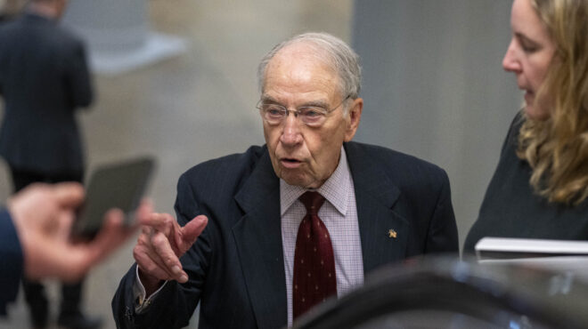 ρεπουμπλικάνος-γερουσιαστής-με-ειδ-562683949