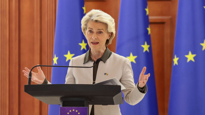 ούρσουλα-φον-ντερ-λάιεν-πλήρης-ευθυγρ-562672243