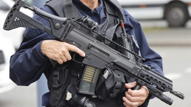 γαλλία-νέες-απειλές-για-βόμβα-και-εκκε-562684306