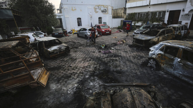 αρθρο-του-γιάσα-μουνκ-στην-κ-τα-δυτικ-562687198