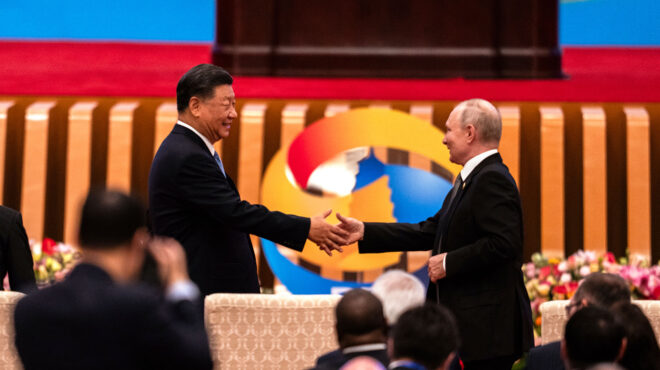 χέρι-χέρι-σι-και-πούτιν-κατά-της-δύσης-562680739