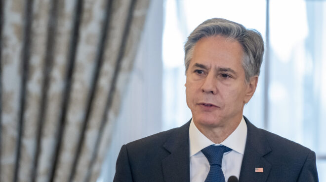 θρίλερ-με-το-ταξίδι-μπλίνκεν-στην-τουρ-562702456