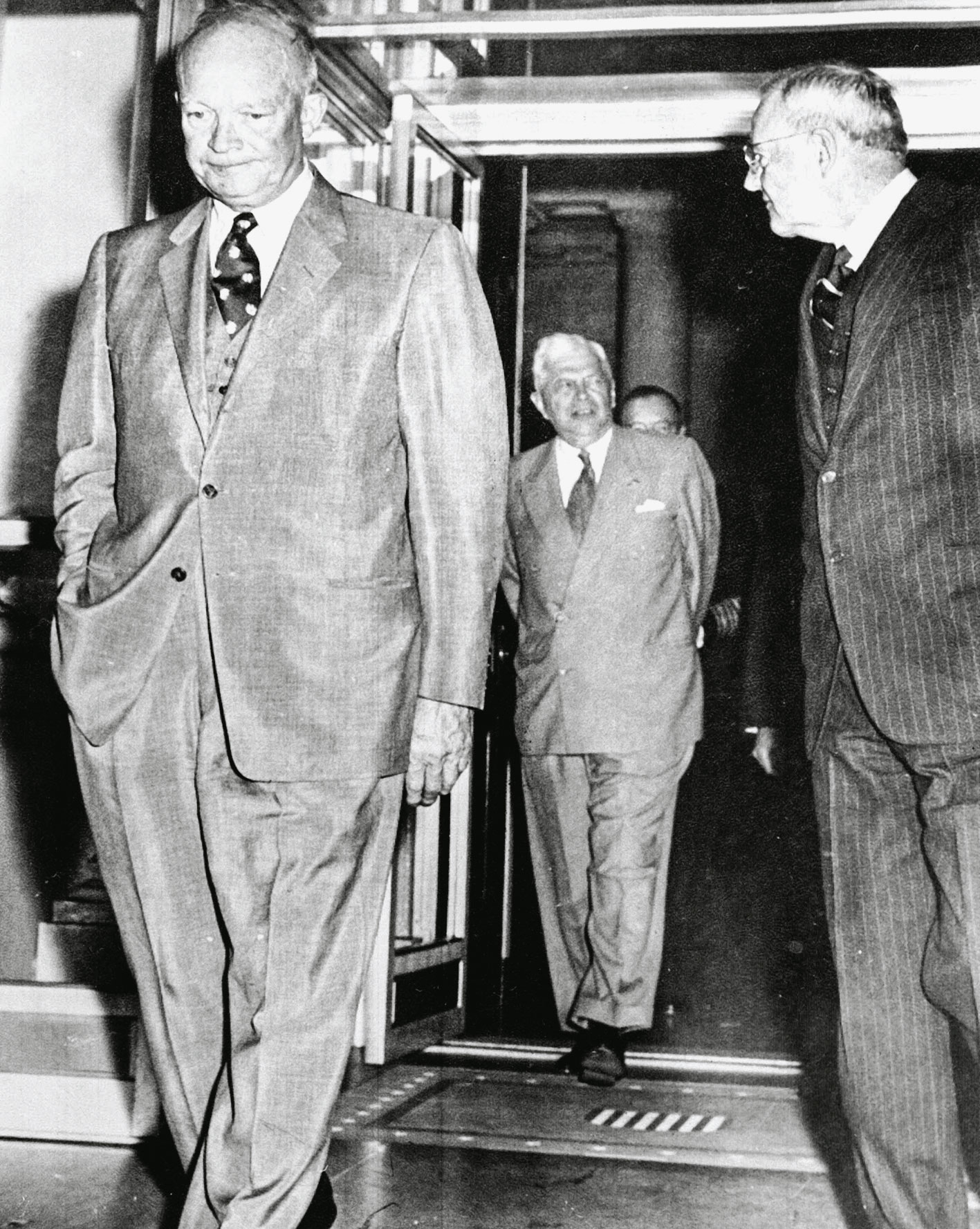 Σουέζ 1956: Σύννεφα πολέμου – Η κρίσις δια την διώρυγα-19