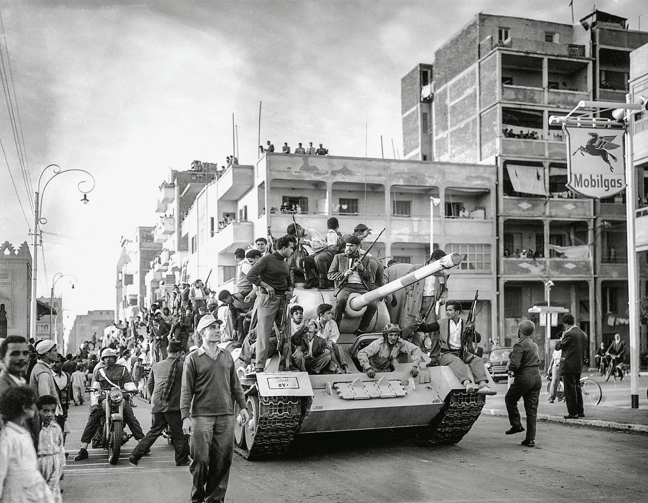 Σουέζ 1956: Σύννεφα πολέμου – Η κρίσις δια την διώρυγα-32