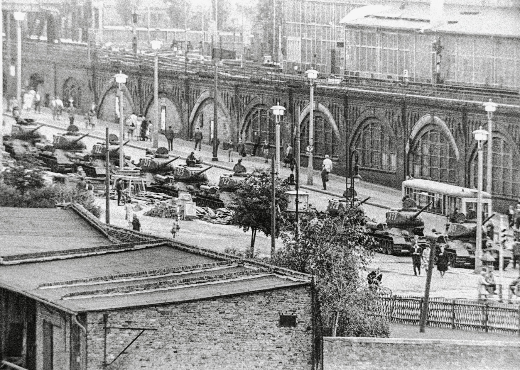 Το τείχος του Βερολίνου – Το παραπέτασμα επεξετάθη…-12